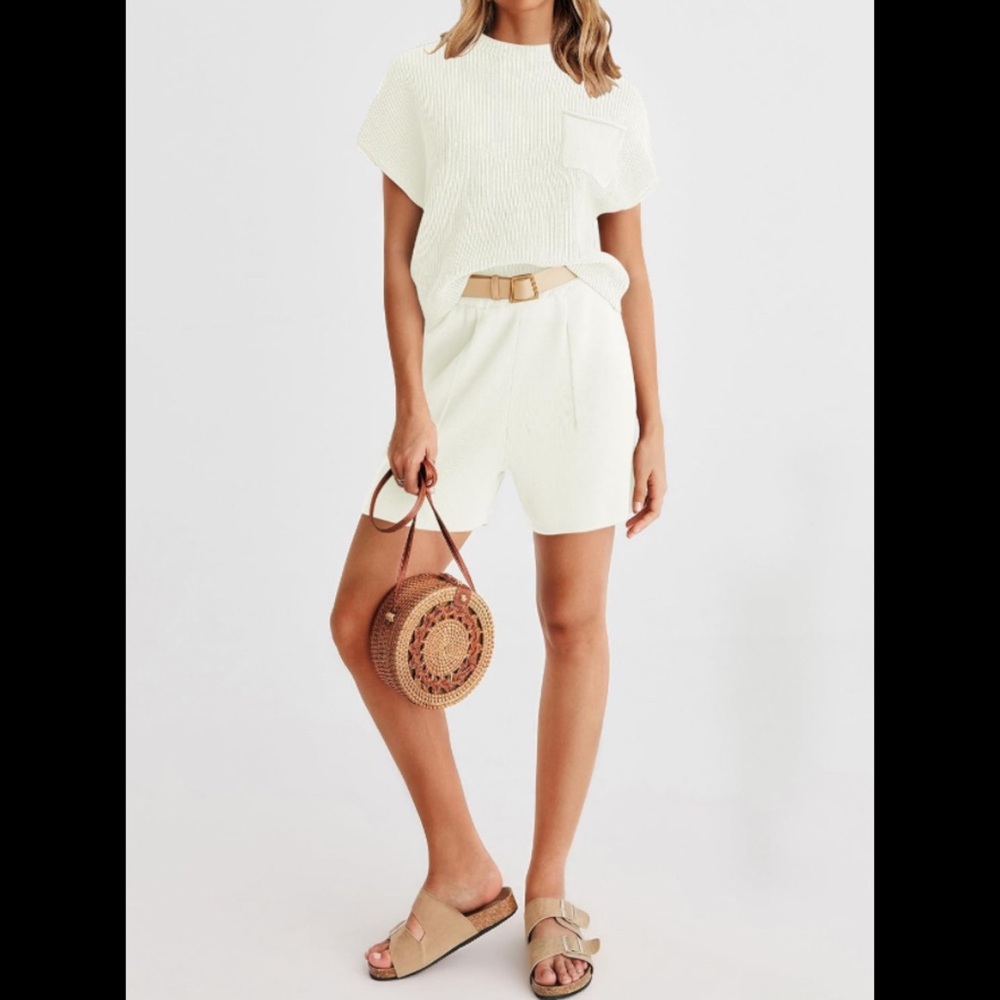 NWT Adorable White 2 piece outfit